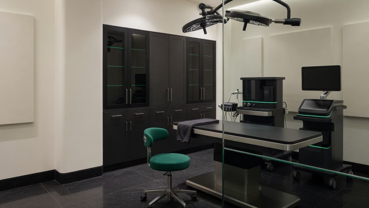 Veterinary diagnostic equipment in a premium clinical room